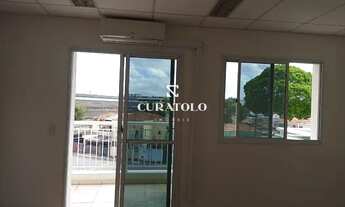 Imagem 4: Seu Negócio no Lugar Certo: Excelente Sala Comercial Pronta para uso, com varanda e vaga n