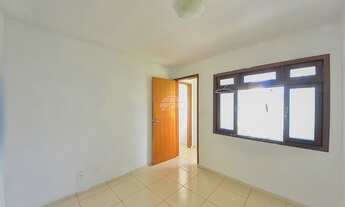 Imagem 2: Casa para venda possui 198 metros quadrados com 3 quartos em Xaxim - Curitiba - PR