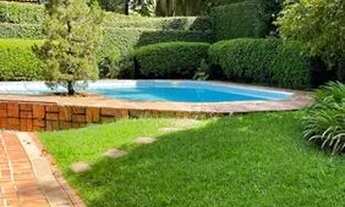 Imagem 4: Casa Clássica, em Condomínio Fechado de Alto Padrão, para venda. 435 m² com 5 dormitórios