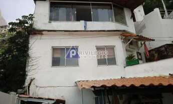 Imagem 2: Privilégio Imóveis vende: Excelente casa com cinco pavimentos no Vidigal