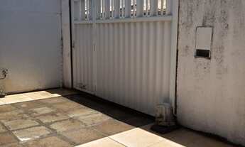 Imagem 2: Casa Solta 200 Metros com 1 Suíte Bairro Aeroporto e 1 Vaga de garagem