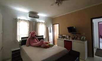 Imagem 2: Sobrado com piscina a Venda 5 quartos 1 Suíte Bairro Cidade Alta - Cuiabá - MT