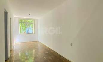 Imagem 3: Apartamento 2 dormitórios, com peças amplas e ensolarado no Centro Histórico