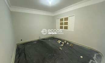 Imagem 3: Ótima casa com 4 quartos para locação no Bairro Santa Mônica