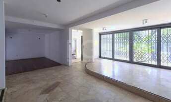 Imagem 2: Casa de 04 dormitórios , 05 vagas ,03 banheiros ,346m² privativos Cidade Baixa