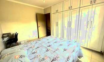 Imagem 5: Sobrado para aluguel e venda tem 298 metros quadrados com 5 quartos