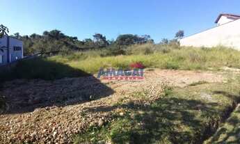 Imagem 2: Terreno a Venda no Condomínio Lago Dourado - Lote de 2.117m² e Área Verde