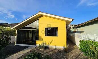 Imagem: Casa de laje com 3 quartos no bairro Urussanguinha