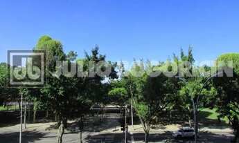 Imagem 2: Praia do Flamengo - Melhor trecho - Apartamento maravilhoso - Living - 4 Quartos - 2 Banh