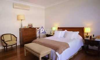 Imagem 7: Apartamento de 450m² em Ipanema: 4 Quartos, 1 Vaga de Garagem e Vista Panorâmica para a Pr