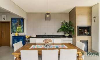 Imagem 7: Casa Térrea Porteira Fechada com 3 Quarto(s), sendo 2 Suítes e piscina, próximo ao Centro