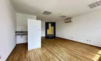 Imagem 3: Sala Comercial de Alto Padrão na Vila Andrade, São Paulo-SP: 1 Sala, 1 Banheiro, 2 Vagas d