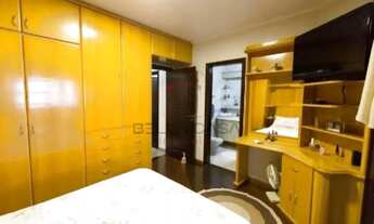 Imagem 3: Lindo sobrado em Rua tranquila com 4 dorm à venda