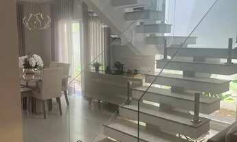 Imagem 5: Sobrado para venda possui 229 metros quadrados com 3 quartos em Urbanova - São José dos Ca