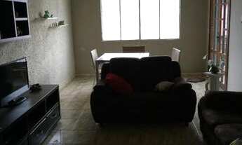 Imagem 7: Ampla casa de dois quartos, na Praça da Bandeira - Vilar dos Teles - SJM