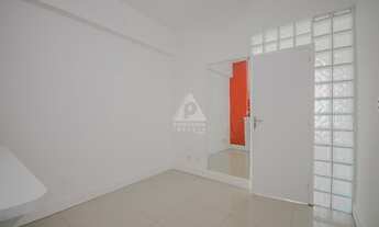 Imagem 3: Quarto e sala reformado em Copacabana