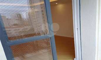 Imagem 6: Apartamento com dois dormitórios, suite e 1 vaga. Prédio com recuo e ótima localização