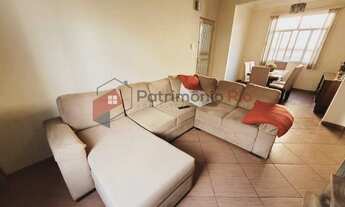 Imagem 2: Apt com planta generosa no coração do bairro, 2 quartos, 2 banheiros!