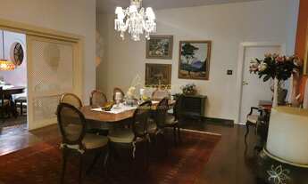 Imagem 5: Casa térrea com um belíssimo jardim , área verde !!