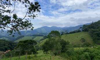 Imagem 4: Terreno com rio de divisa e platô natural