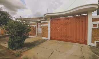 Imagem: Botucatu - Casa Padrão - Jardim Paraiso