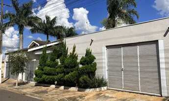 Imagem: CASA 2 QUARTOS 1 SUÍTE PISCINA JD. JEQUITIBÁ