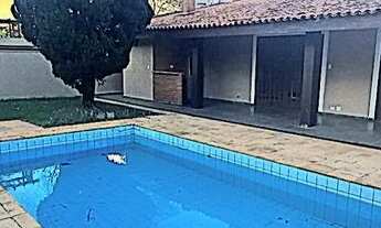 Imagem 1: Casa de condomínio térrea para aluguel tem 300 metros quadrados com 4 quartos