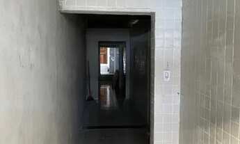 Imagem 2: Kitnet em mandacaru! Boa localização!