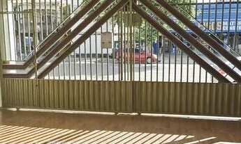 Imagem 2: Casa a venda com 3 quartos, garagem, quintal e terraço na 14 de Abril