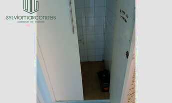 Imagem 2: Casa térrea com três salas comerciais no centro