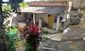 Imagem 4: Vendo casa 2qts, de laje com varanda, quintal com lote gigante murado em vista da serra 1