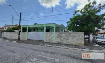 Imagem: Casa com 5 quartos e piscina, super bem