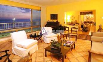 Imagem 3: Apartamento de 450m² em Ipanema: 4 Quartos, 1 Vaga de Garagem e Vista Panorâmica para a Pr