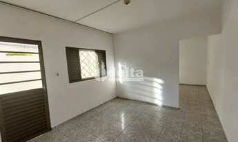 Imagem: Casa residencial com 2 quartos disponível