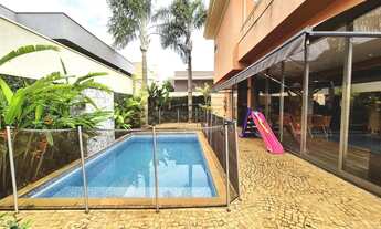 Imagem 2: Casa sobrado de 263m² com 03 suítes à venda em condomínio - Vila do Golfe