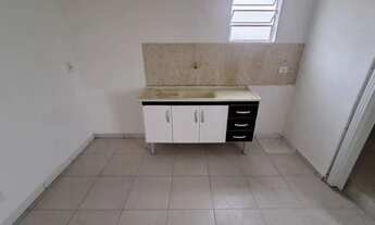 Imagem 7: Casa de 02 cômodos com quintal individual, localizado em Avenida com todos tipos de comérc