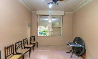 Imagem 3: Apartamento térreo com dois quartos e dependência completa no Flamengo!