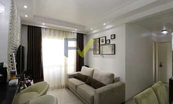 Imagem 2: Apartamento à venda com 2 dormitórios, sacada, mobiliado, acabamento fino, apenas 800 metr