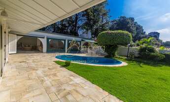 Imagem 2: Belíssima Casa térrea, bem no miolo da bairro