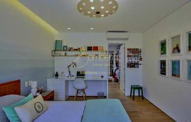 Imagem 16: More em uma obra de arte contemporânea. Cobertura no Jardim Guedala