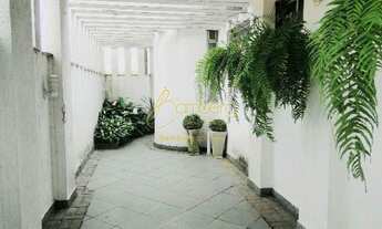 Imagem 6: Belíssimo sobrado, espaçoso e em ótima localização. Confira!