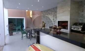 Imagem 7: Vendo casa com 4 suítes, piscina de alvenaria com prainha, planejados, finíssimo acabame