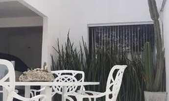 Imagem 3: Casa de três quartos, sendo duas suites, estilo contemporâneo, com piscina