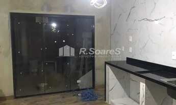 Imagem 6: Casa com dois quartos sendo um, suíte, em Jardim Sulacap, na av. Carlos Pontes