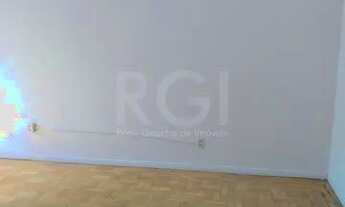 Imagem 6: Apartamento de 2 (dois) dormitórios na rua Santo Antônio, muito bem localizado, ficando a