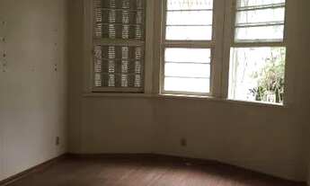 Imagem 4: Casa para Venda - 260m², 6 dormitórios, Moinhos de Vento