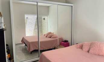 Imagem 2: Casa moderna, quintal amplo e seguro ideal para crianças brincarem?