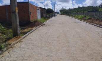 Imagem 6: Terreno em construção