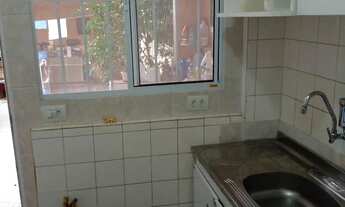 Imagem 4: Aluga uma kitnet no Capão dez minutos do metrô pra moça solteira