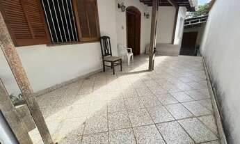 Imagem 4: Casa com 4 Quartos, 1 Suíte, Piscina e Sauna e 5 Vagas no Bairro Itapoã